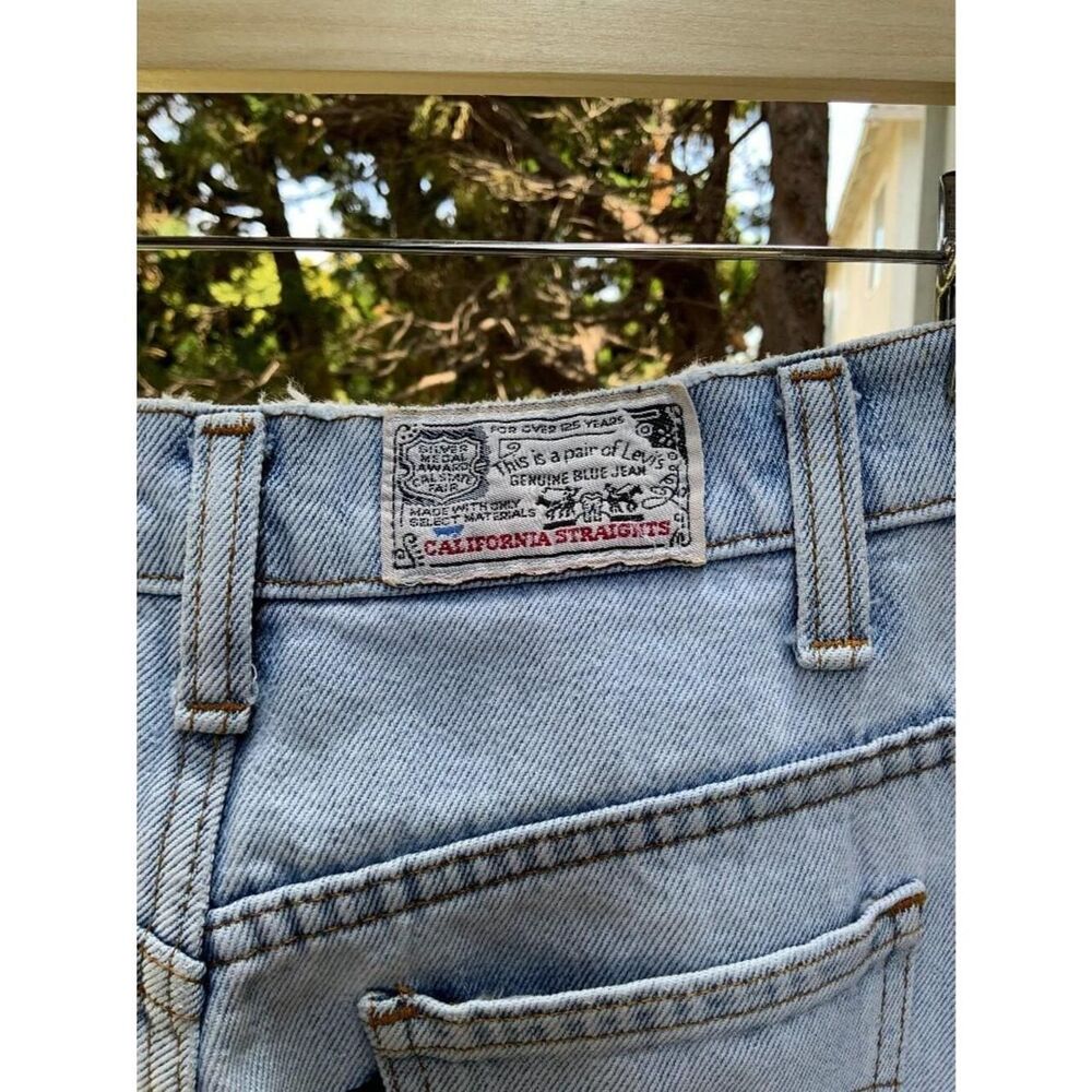 Levi Straight Leg Jeans
